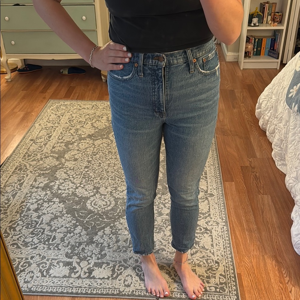 Madewell classic straight Jean size 28